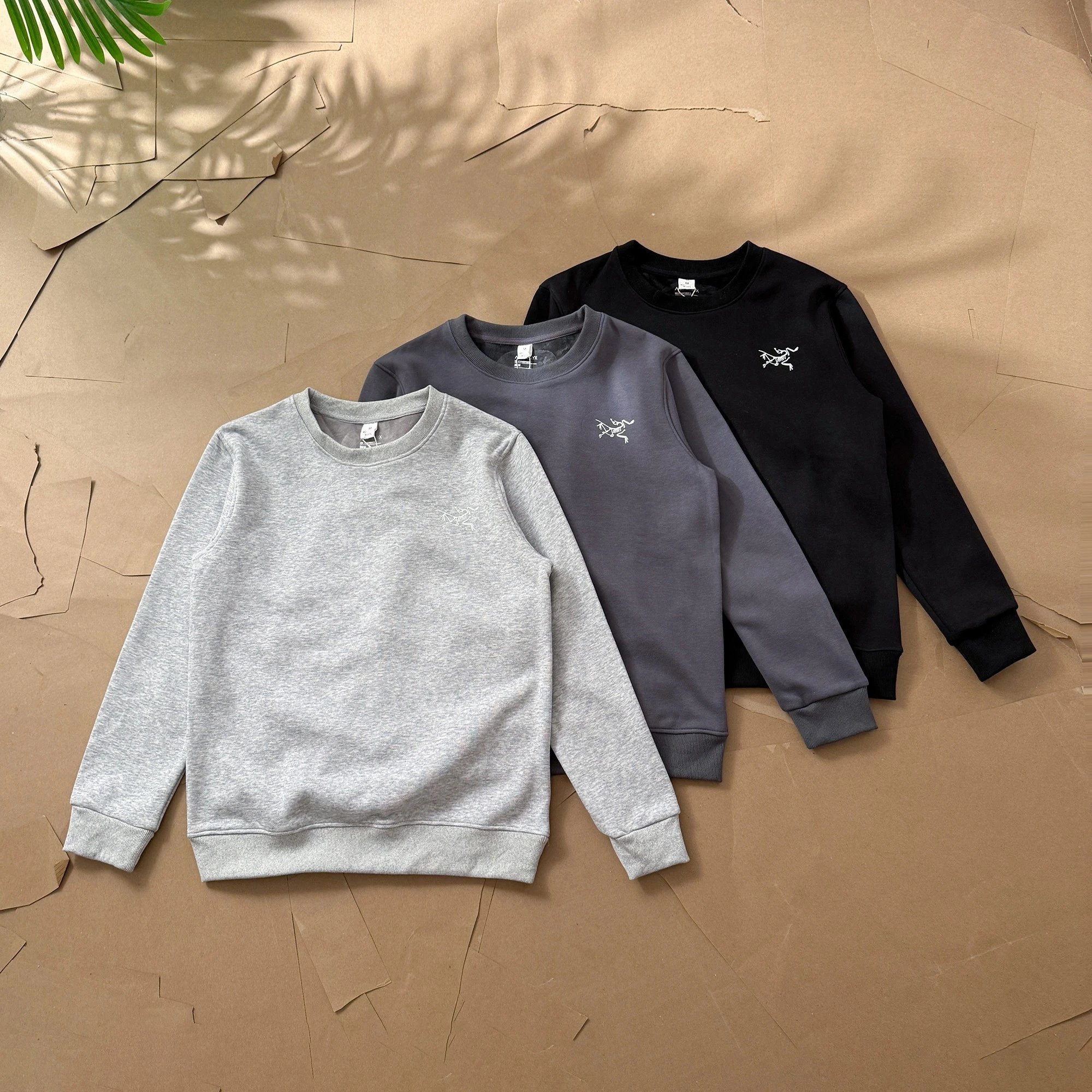 【 Loss Clearing 】 Chest printed small label and velvet round neck hoodie for couples