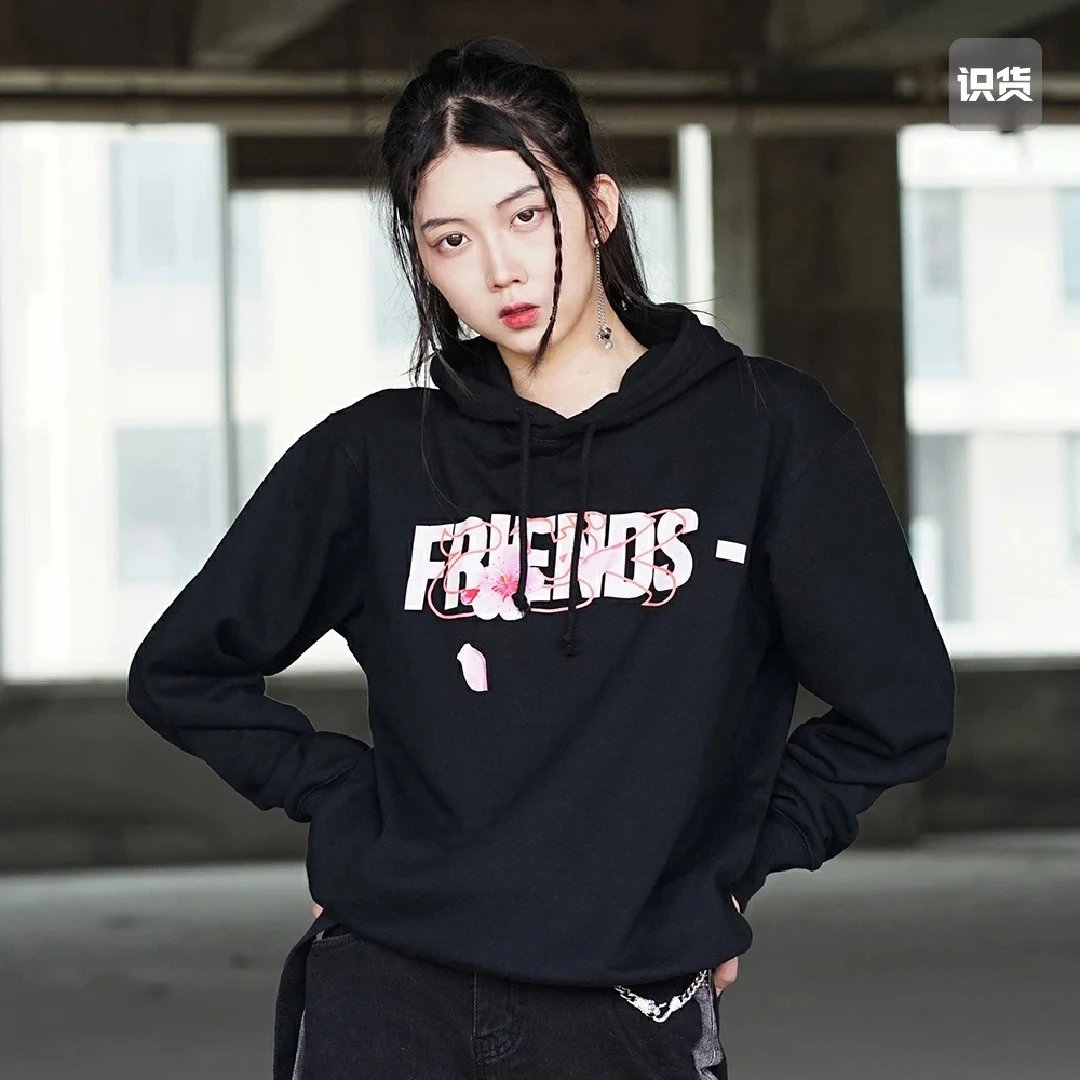 【Wang Yibo Same Style】VLONE Sakura Print Couple's Crew Neck Hooded Sweatshirt VLHD22001 Black
