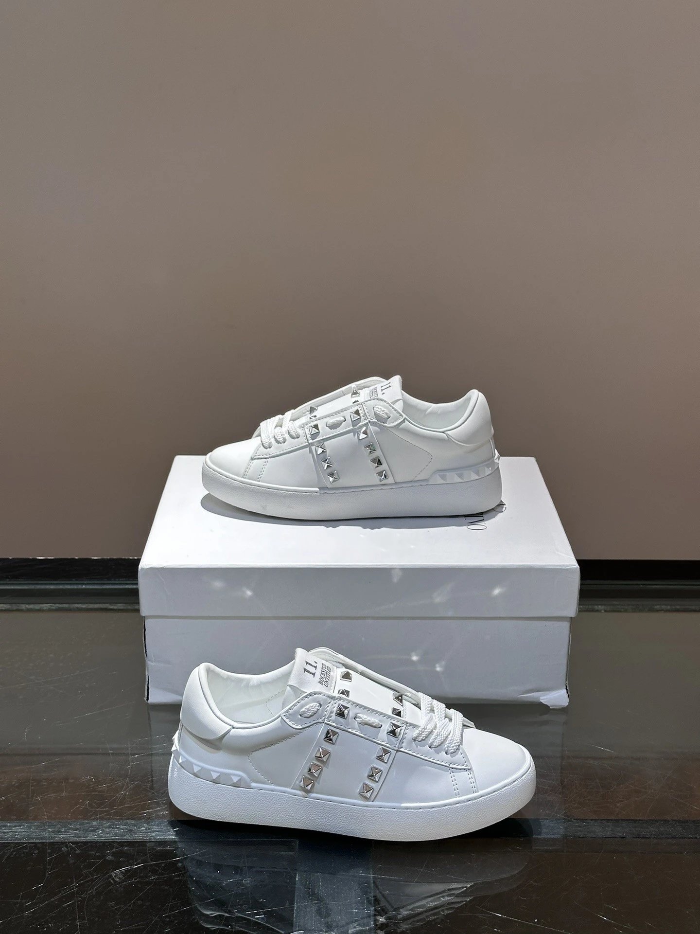 V New Couple Shoes photo 7
