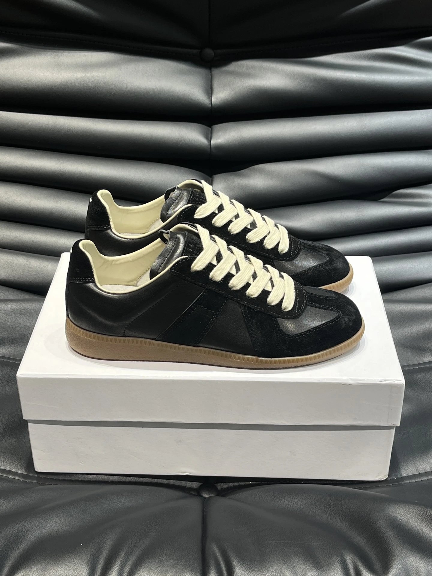 Versatile new white shoes