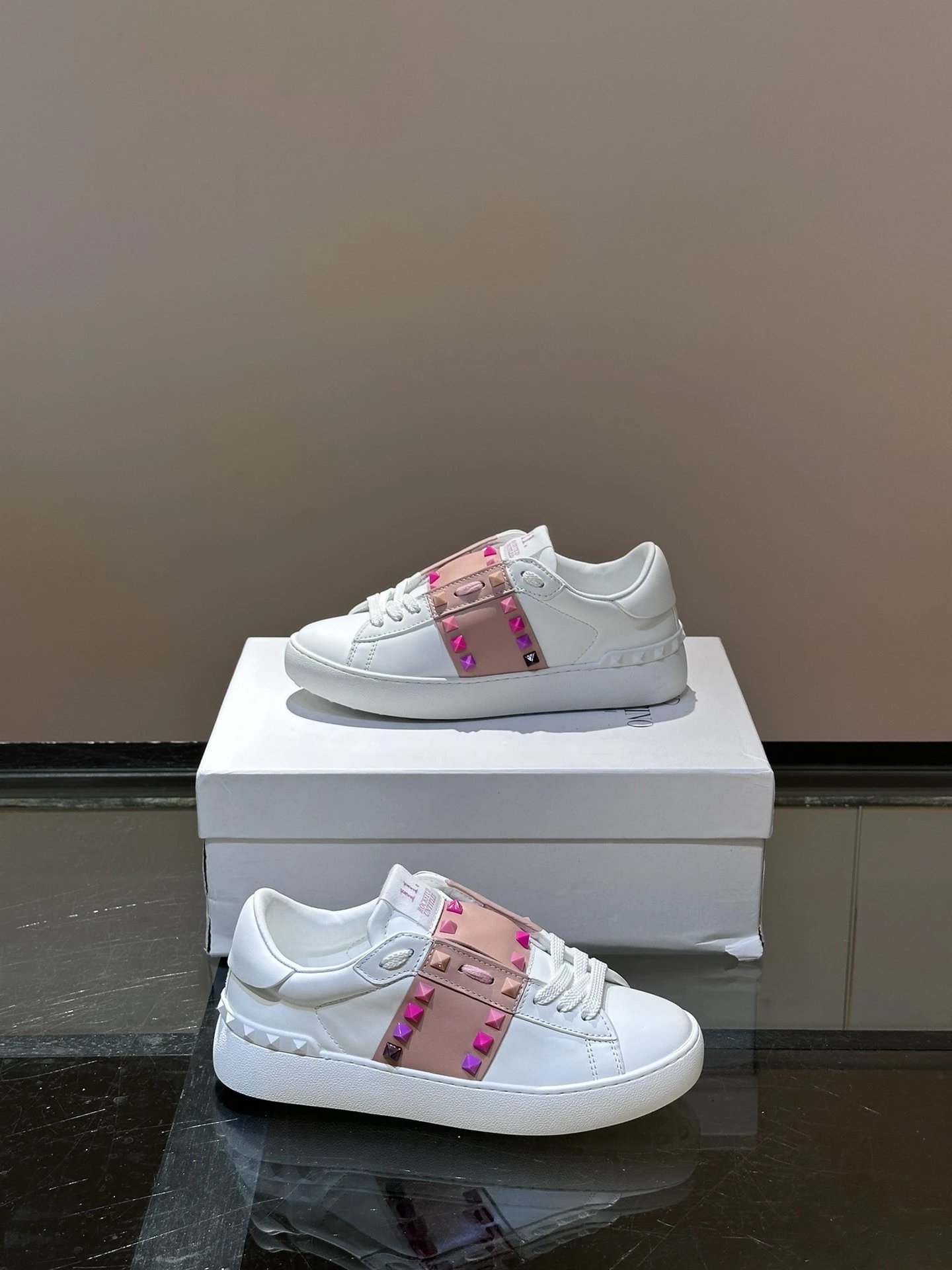 V New Couple Shoes photo 5