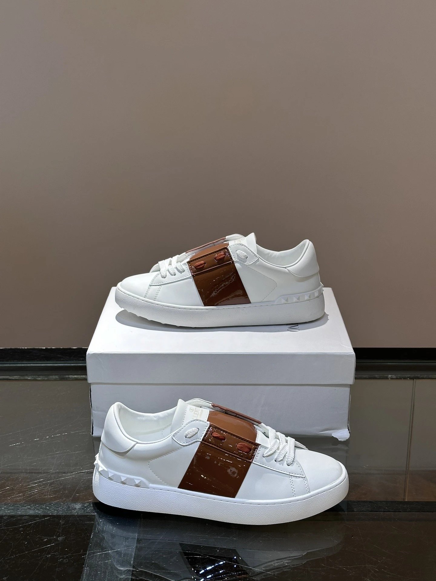 V New Couple Shoes photo 8