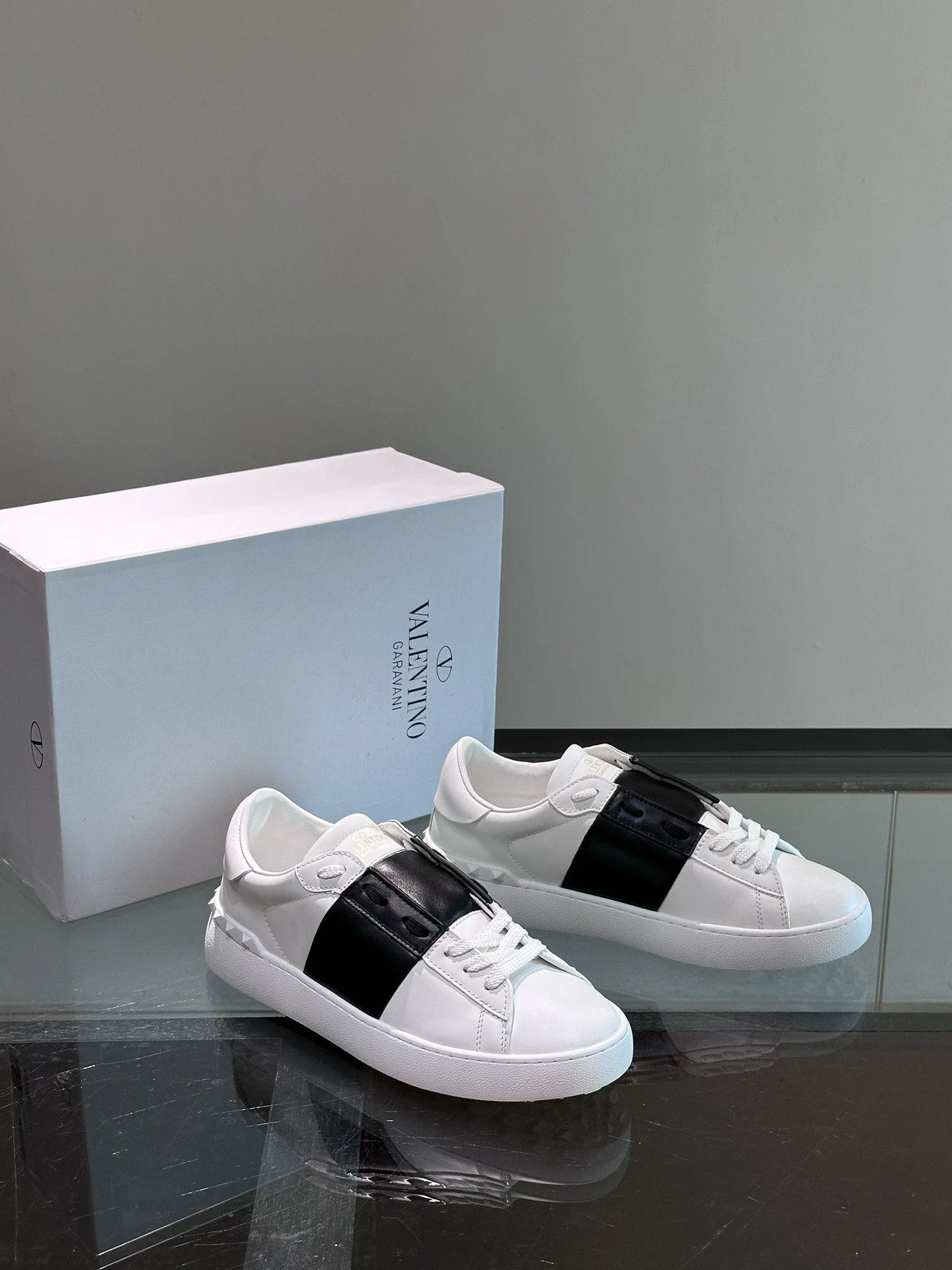 Valentino Sneakers Open