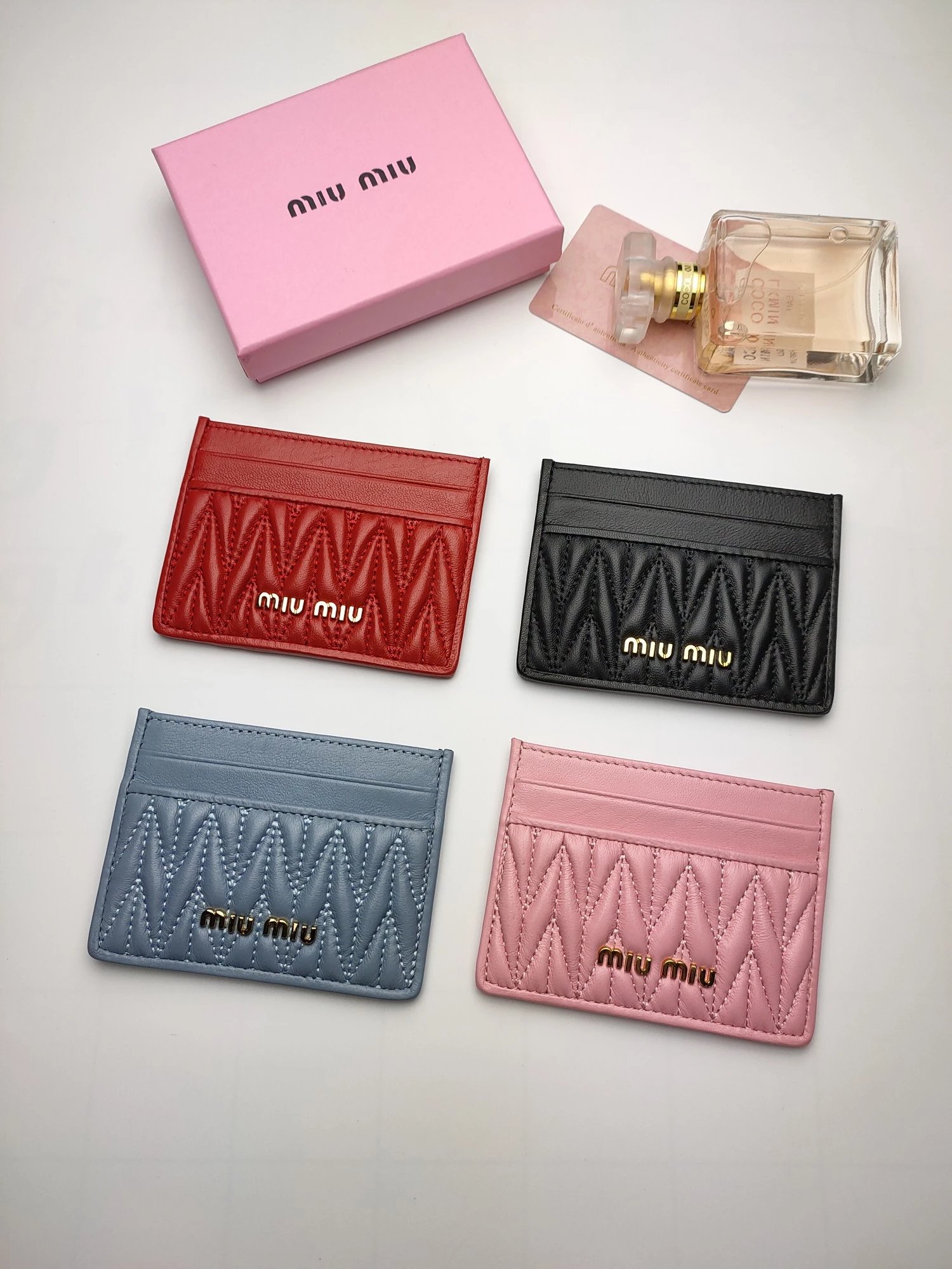 MIU Classic Sheepskin Card Case Simple Soft Sheep Leather Card Six Card Slots Engraved Logo Card Holder Card Case