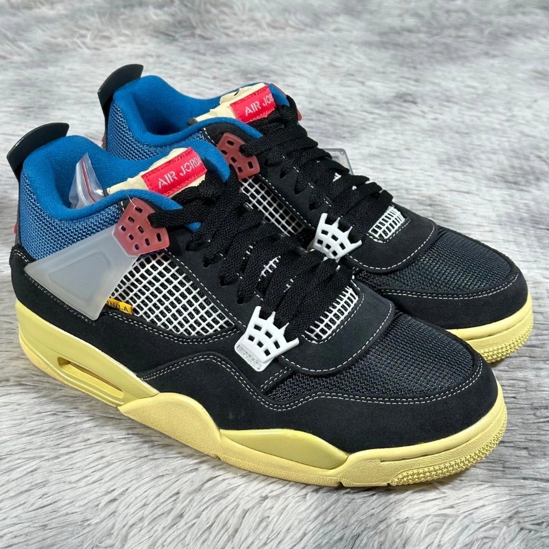 553-001 Black/University Red