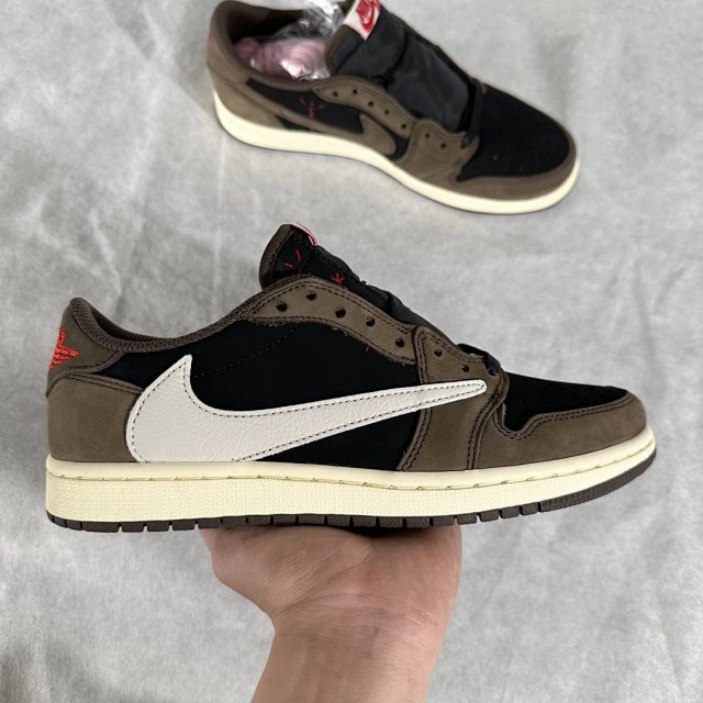 Air Jordan 1 High Chicago Lost and Found: seller detail photo 2