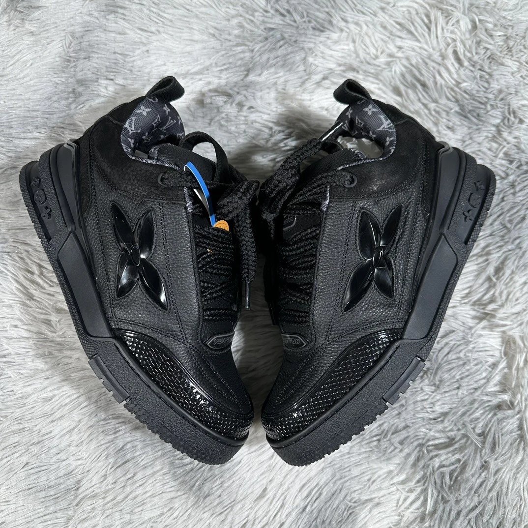 Foshan Batch Pure Black Pebbled Leather