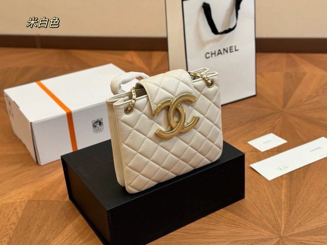 Generation level [spot] small fragrant style 24C new women's large double C gold buckle cowhide flap chain small Tote bag shoulder crossbody bag casual fashion