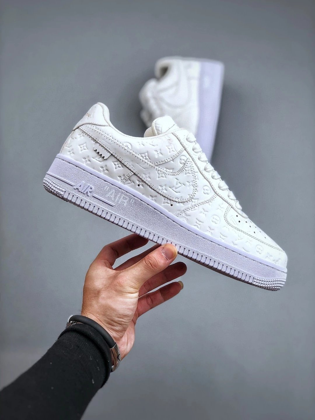 Louis Vuitton x Nike Air Force 1 Low Monogram Gold Sneakers - 41