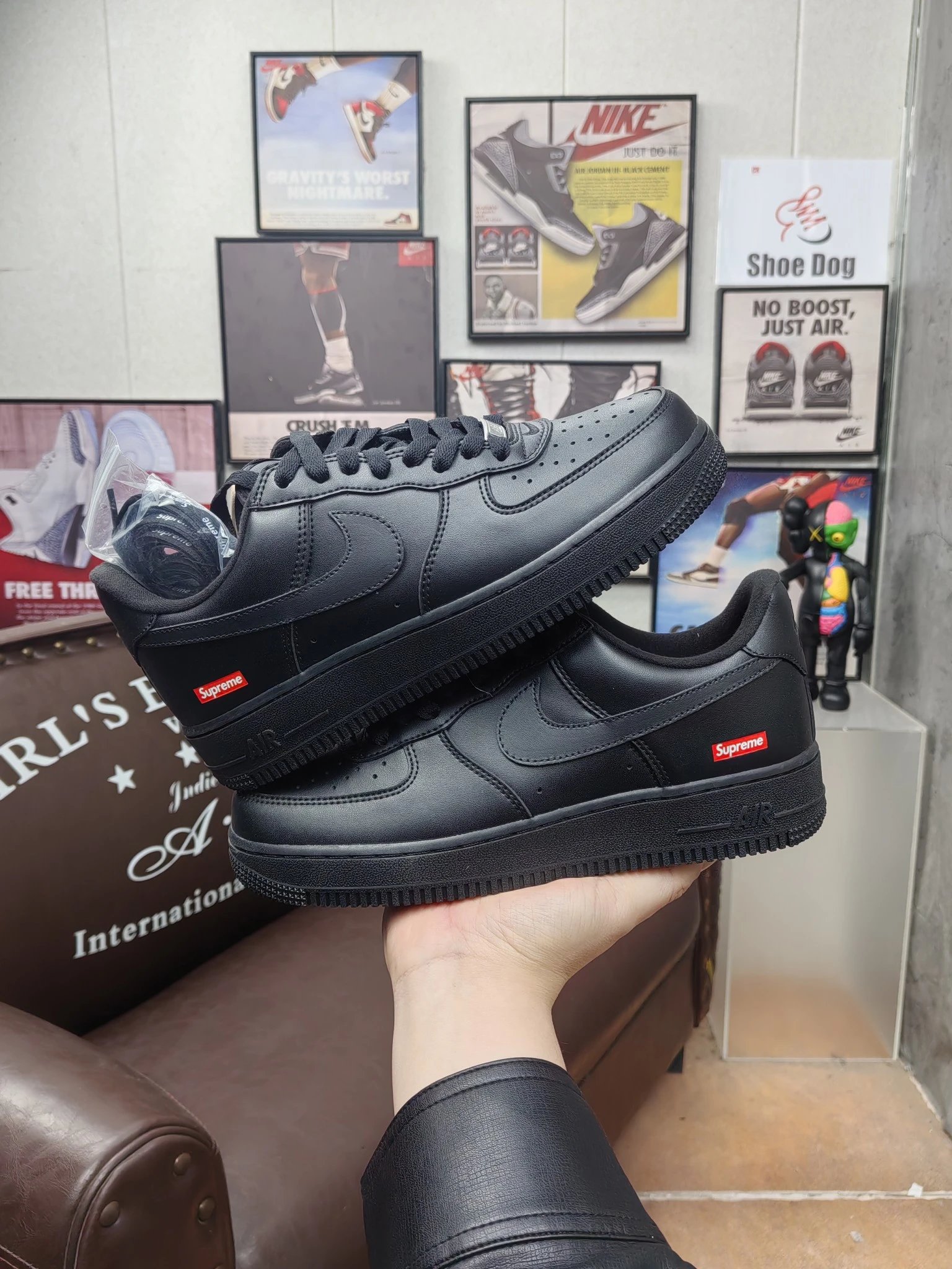 C [Original drawer box/disassembly/no air cushion free gift/details confirmed by big factory Chunyuan goods] NK Air Force co branded SUP low top board shoes all black