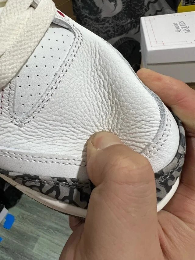 It's not a real first-layer shoe. I'll give it away for free. The difference is that 80% of the leather on the market is imitation first-layer. After it's sold out, it will not be replaced. The latex insole is required. The outsole must be sta