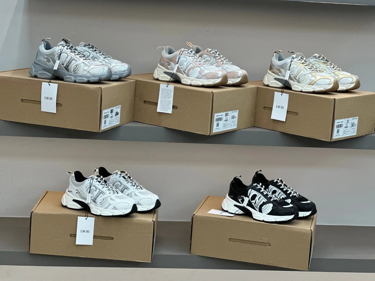 【Dior-style Replica】High-Quality Dior Chrono Sneakers Running Shoes Casual Shoes for Couples – Celebrity Dilraba Same-Style, 24SS Latest Version, Trending Top Seller, Low-Top Fashion Sneakers for Women & Men, Embroidered Dad Shoes, Summer Unisex Athletic Footwear