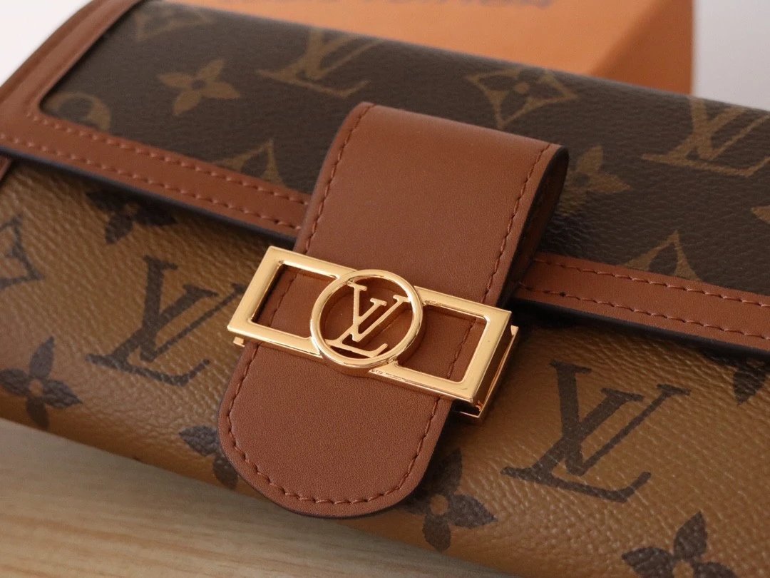 Women's Bag and Wallet photo 8