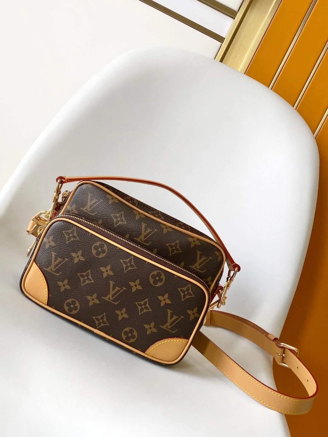 No.204 High Quality Men Bag Leather Bag