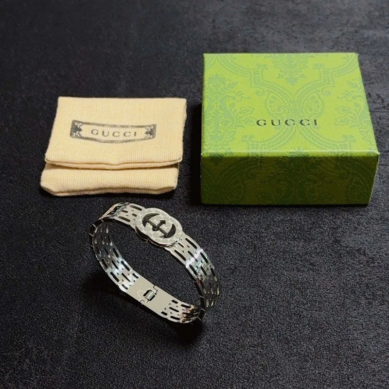 Gucci bracelet