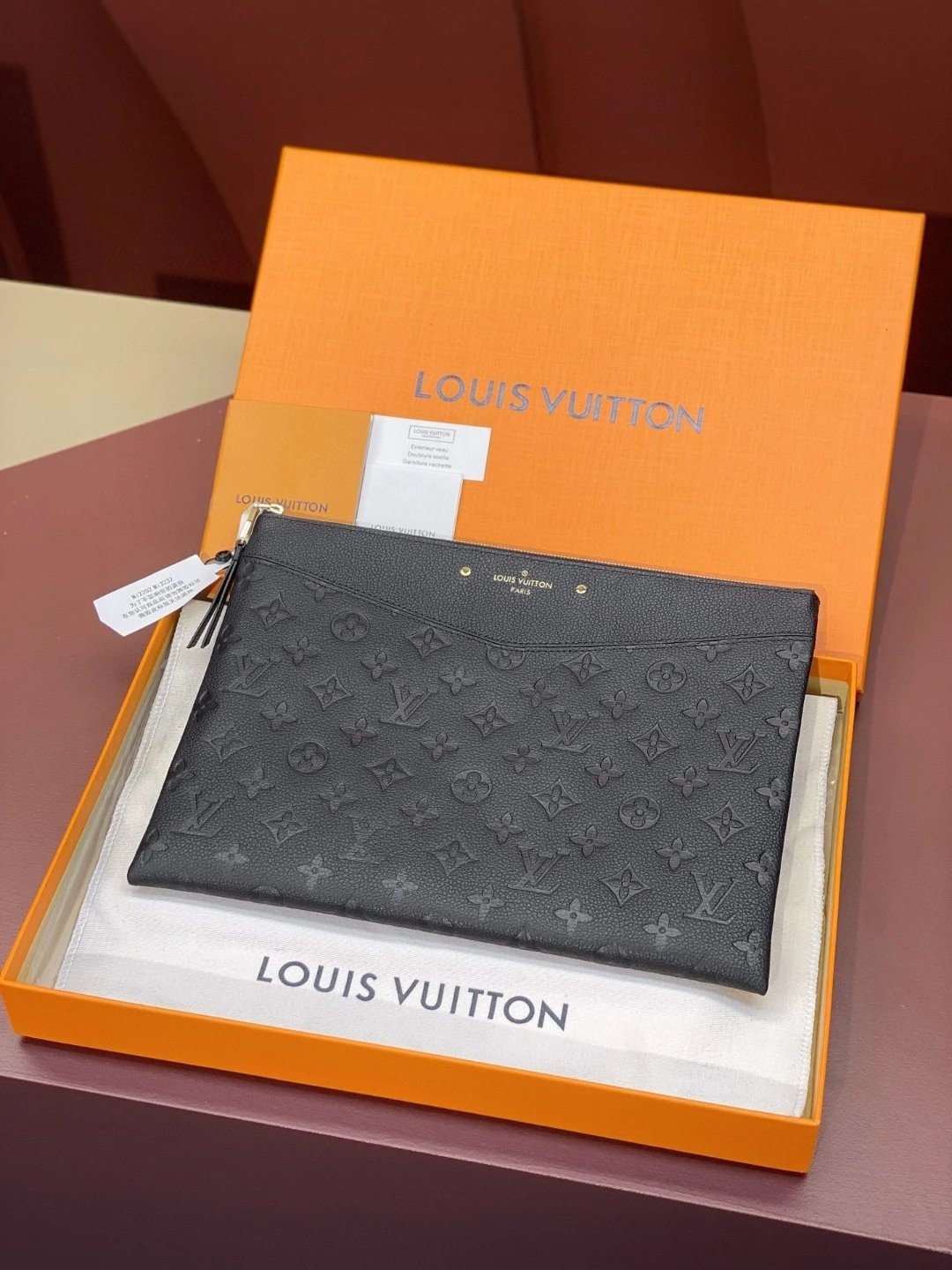 No.552 High Quality Daily Pouch
