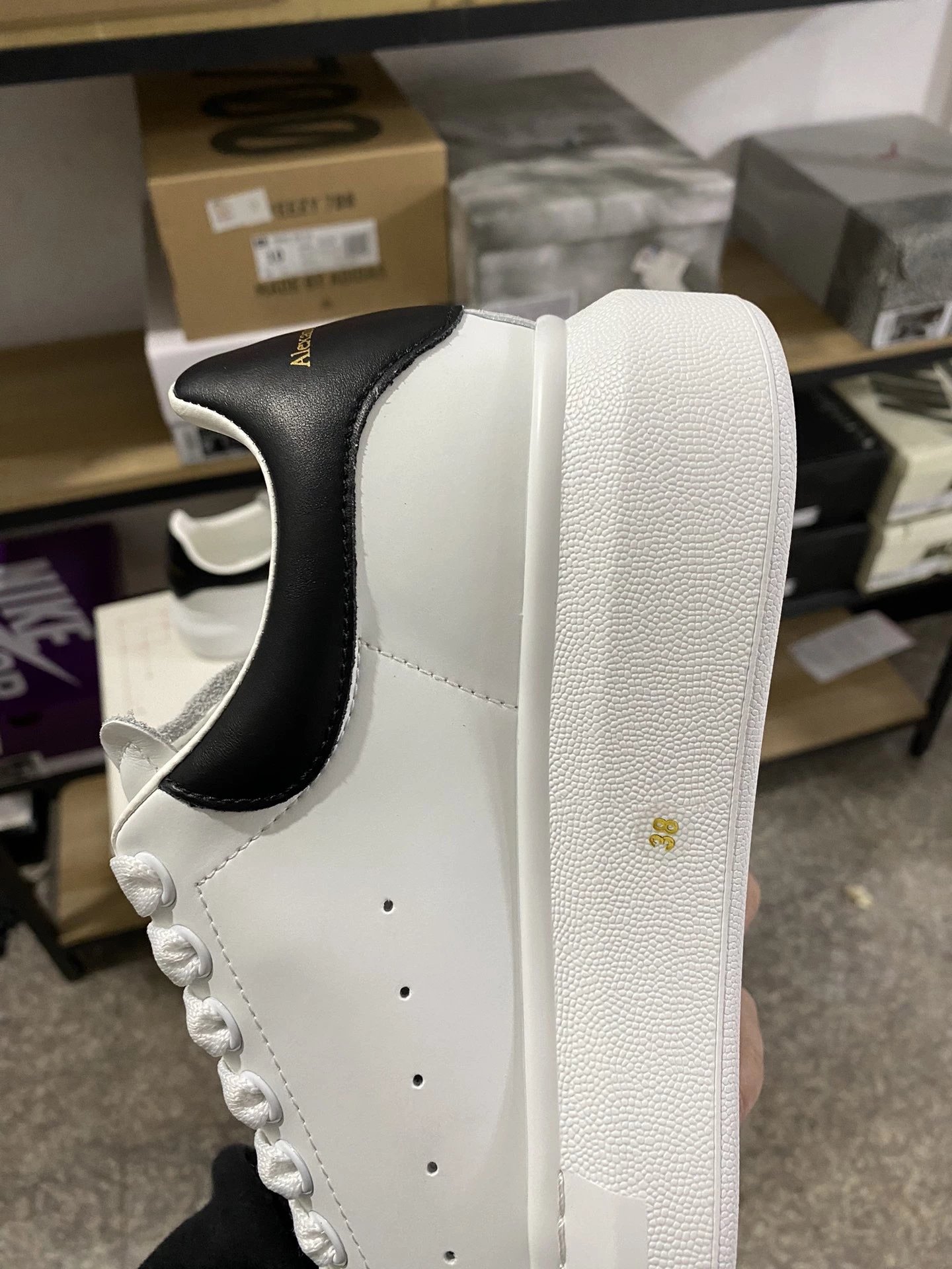 Alexander McQueen White Black Tail photo 3