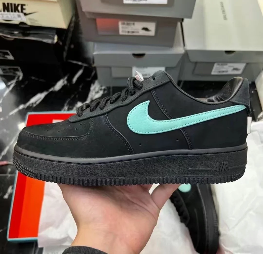 Tiffany & Co. x Nike Air Force 1 Low SP”Friends and Family“ 黑 
