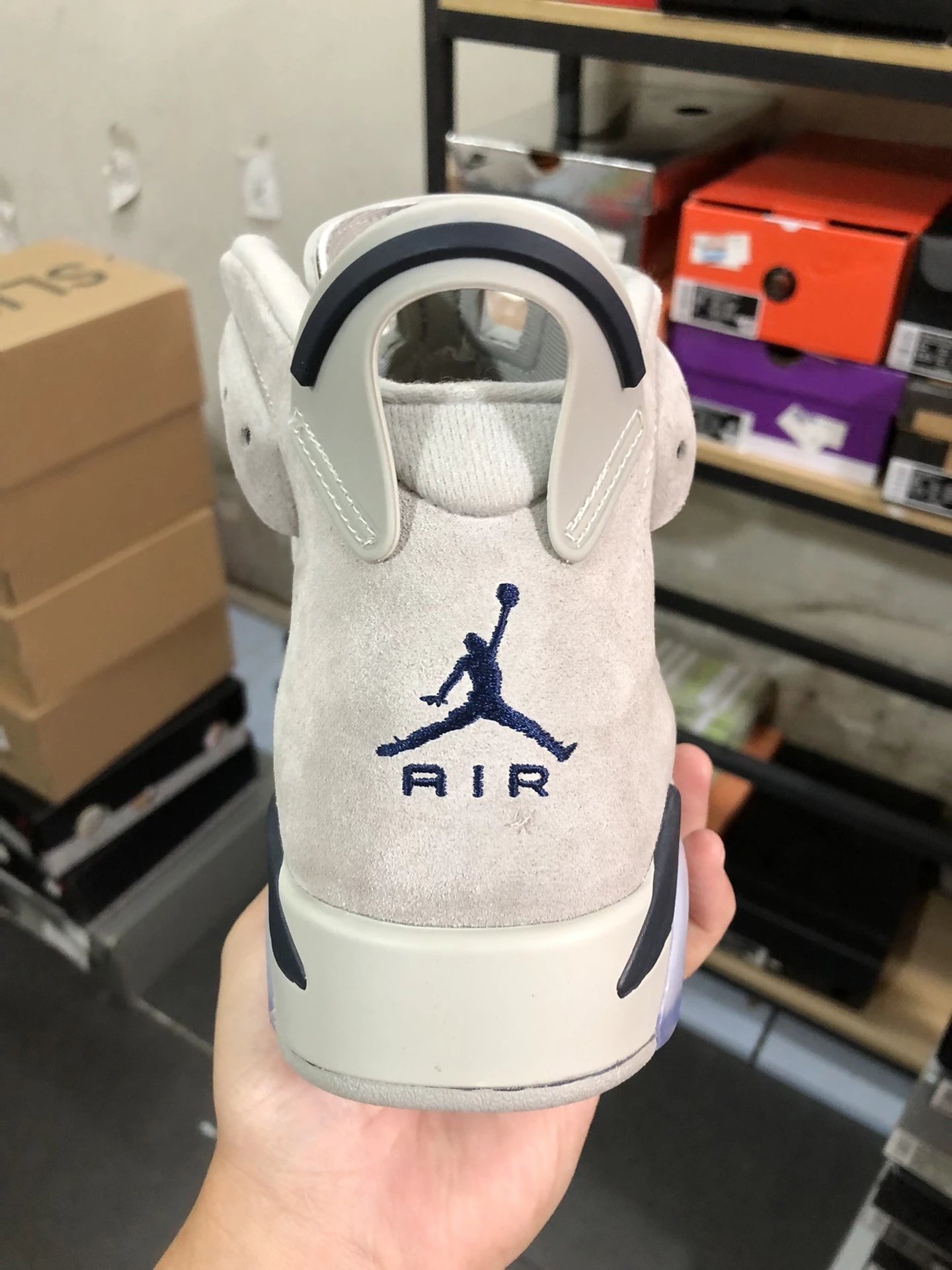 Air Jordan 6 Georgetown Suede photo 7