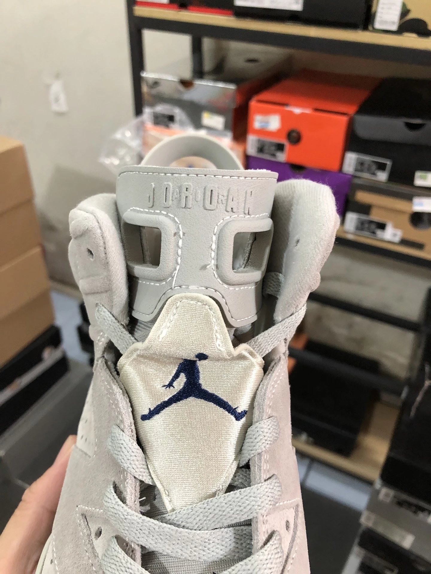 Air Jordan 6 Georgetown Suede photo 3
