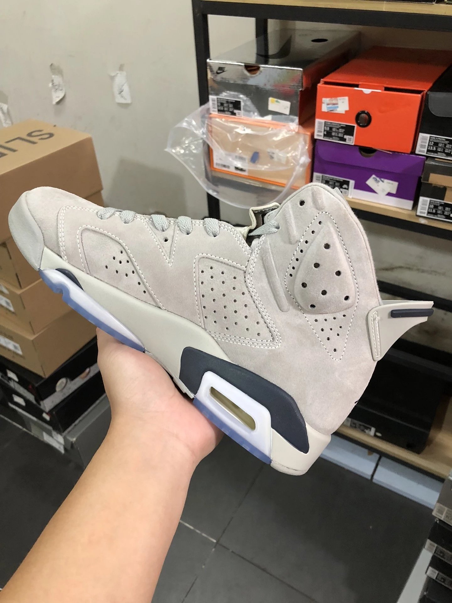 Air Jordan 6 Georgetown Suede photo 2