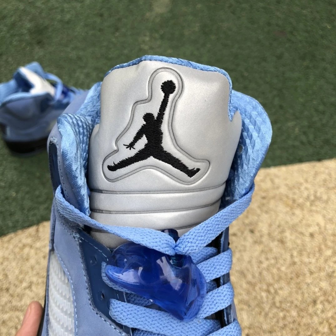 Air Jordan 5 Retro University Blue photo 5