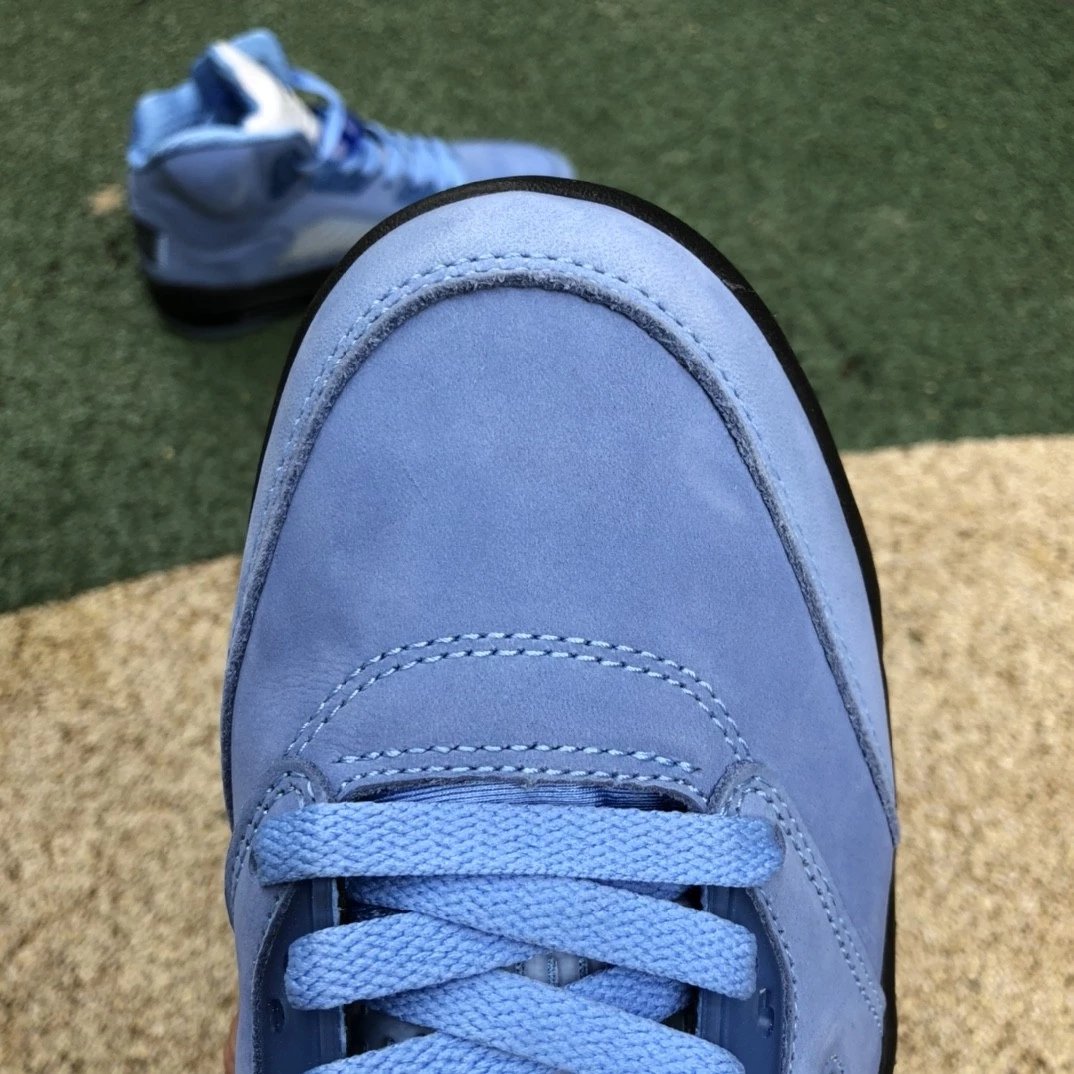 Air Jordan 5 Retro University Blue photo 4