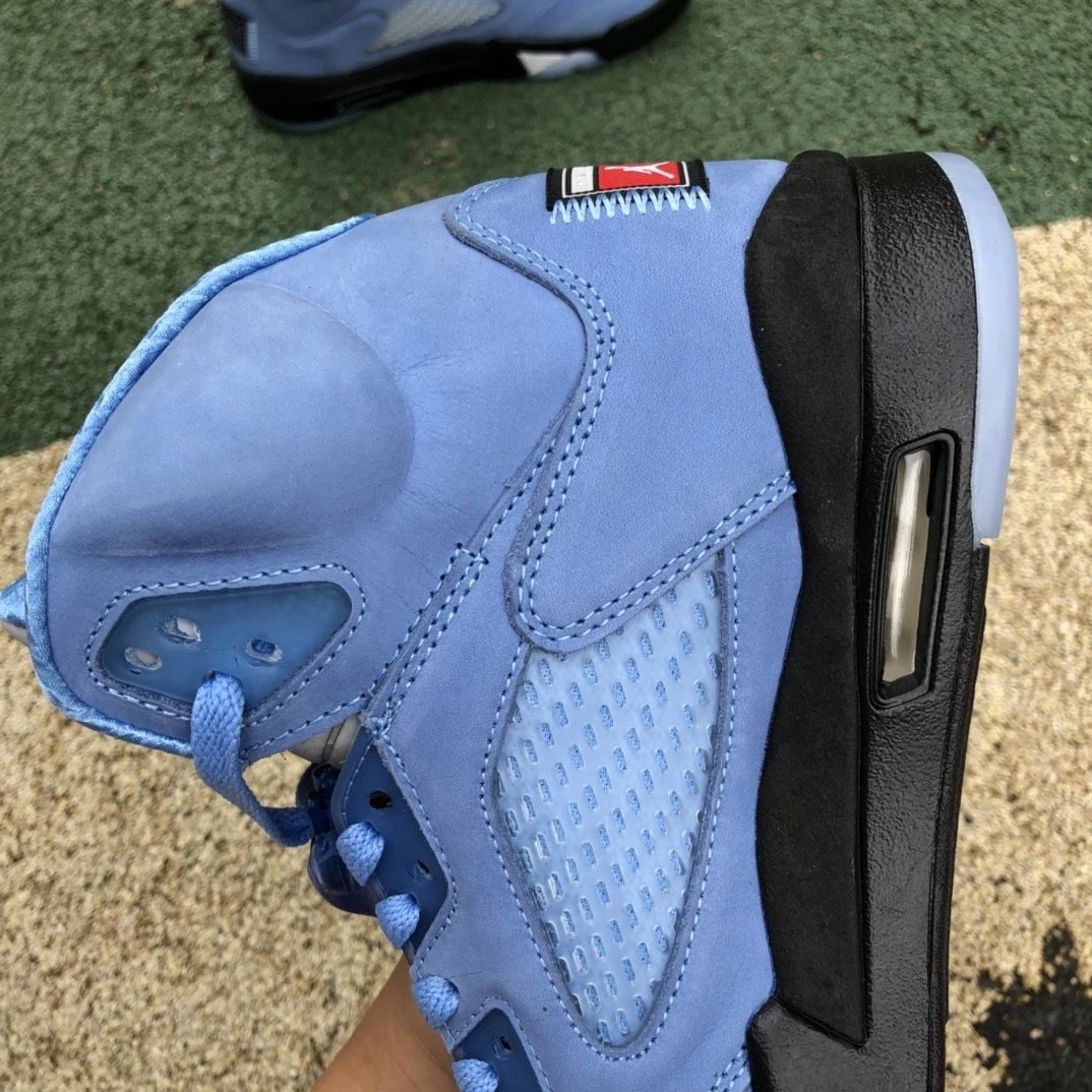 Air Jordan 5 Retro University Blue photo 3