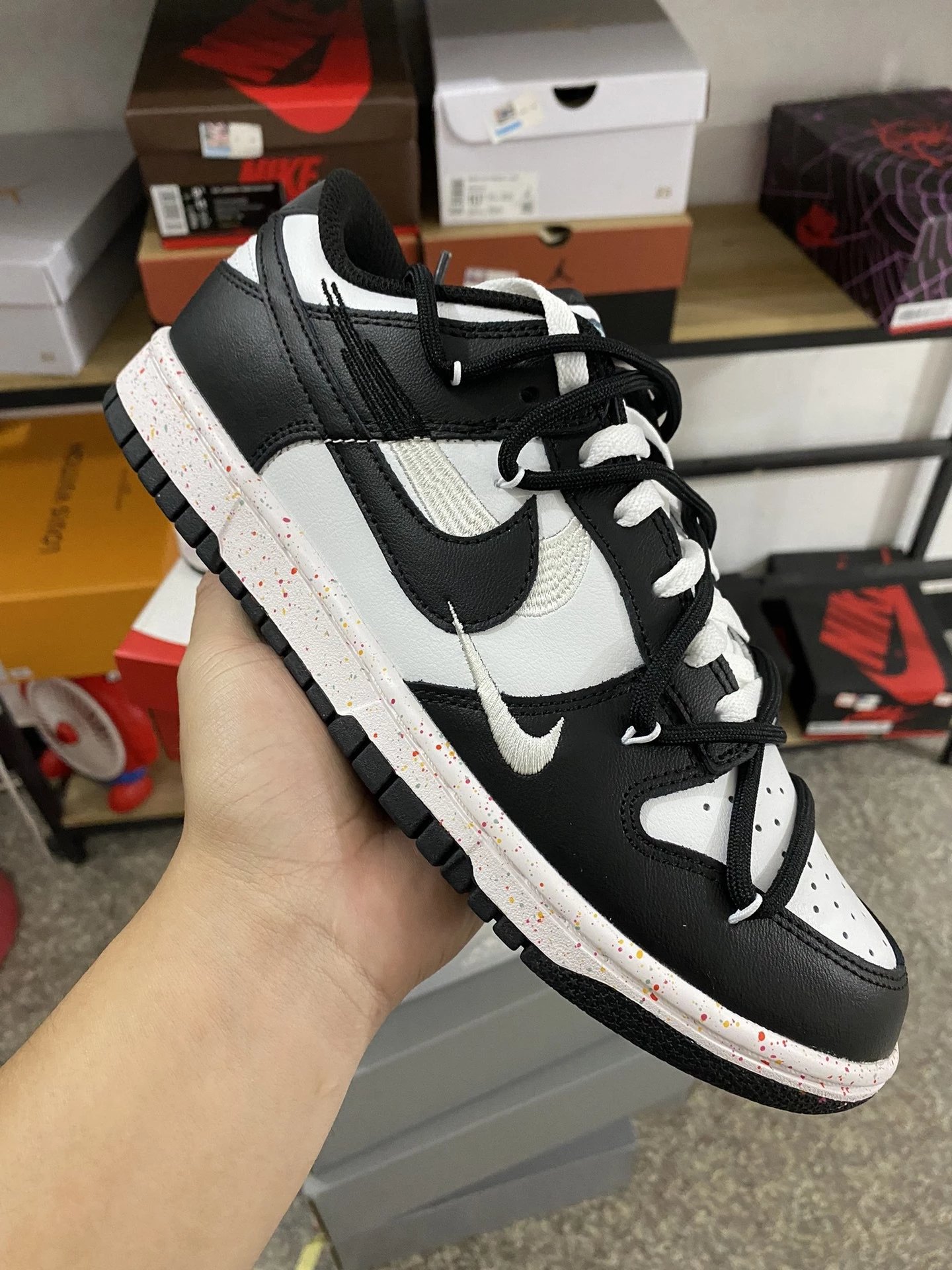 Nike SB Dunk Low 'Black White'