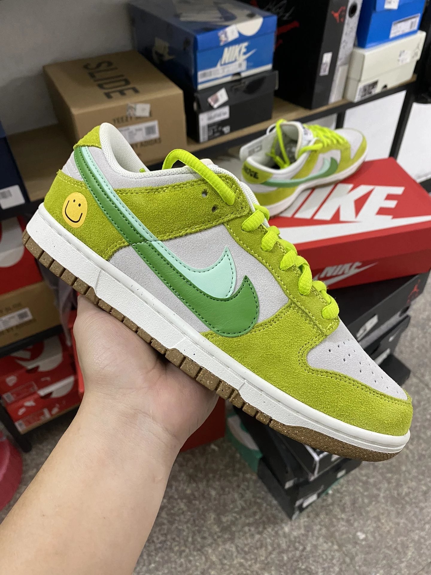 Nike SB Dunk Low 'Apple Green'