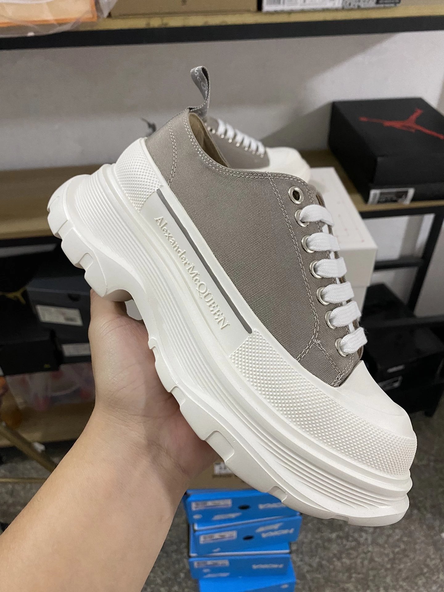 Alexander McQueen Mid Top White Grey