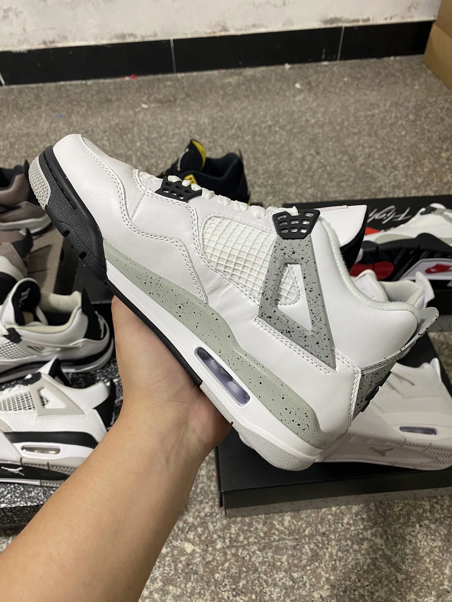 Air Jordan 4 Retro OG White Cement photo 3