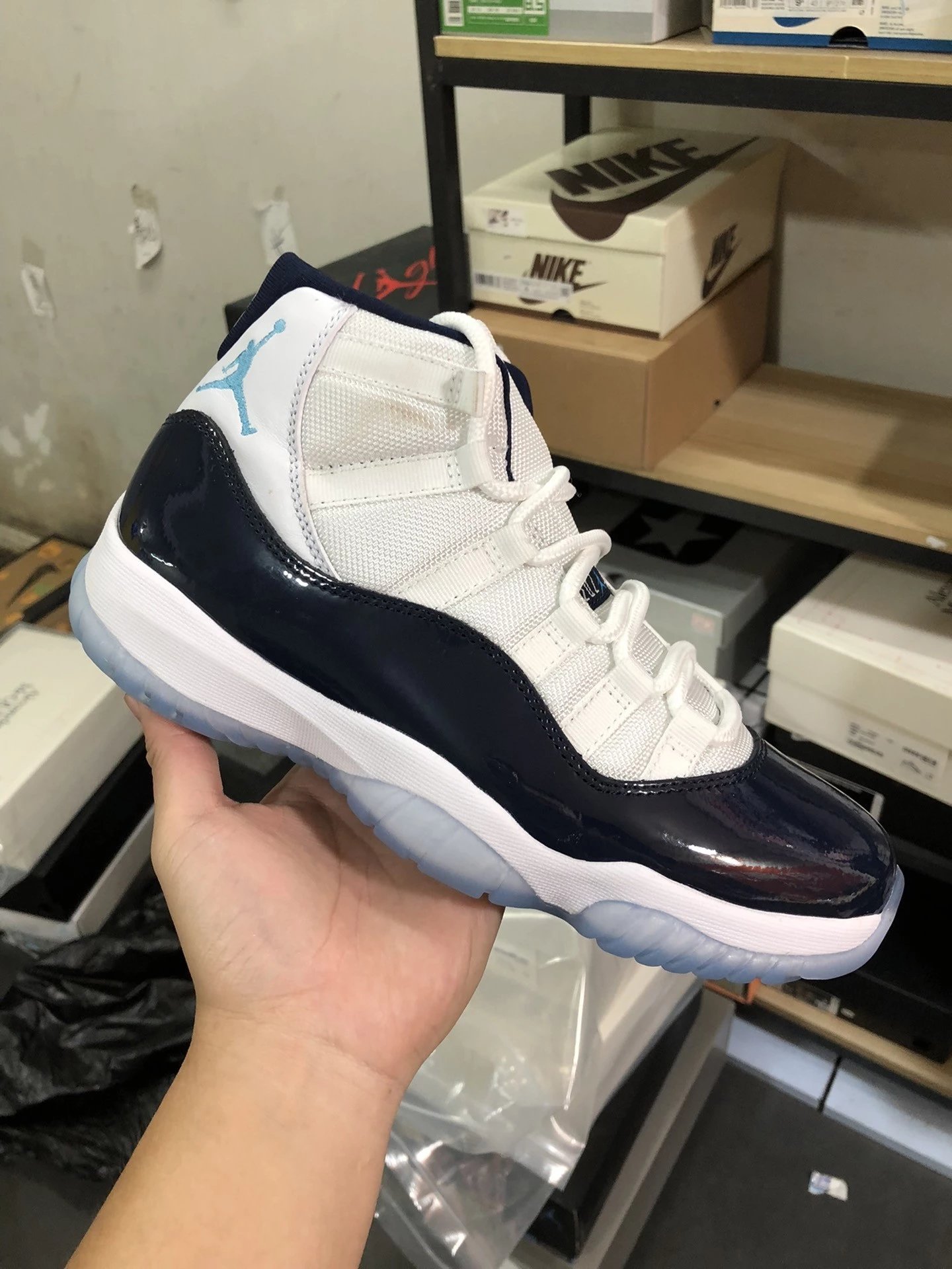 Air Jordan 11 Retro Georgetown