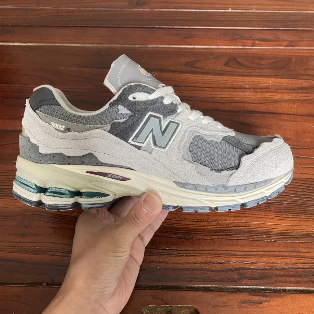 New Balance 2002R Cloud Grey