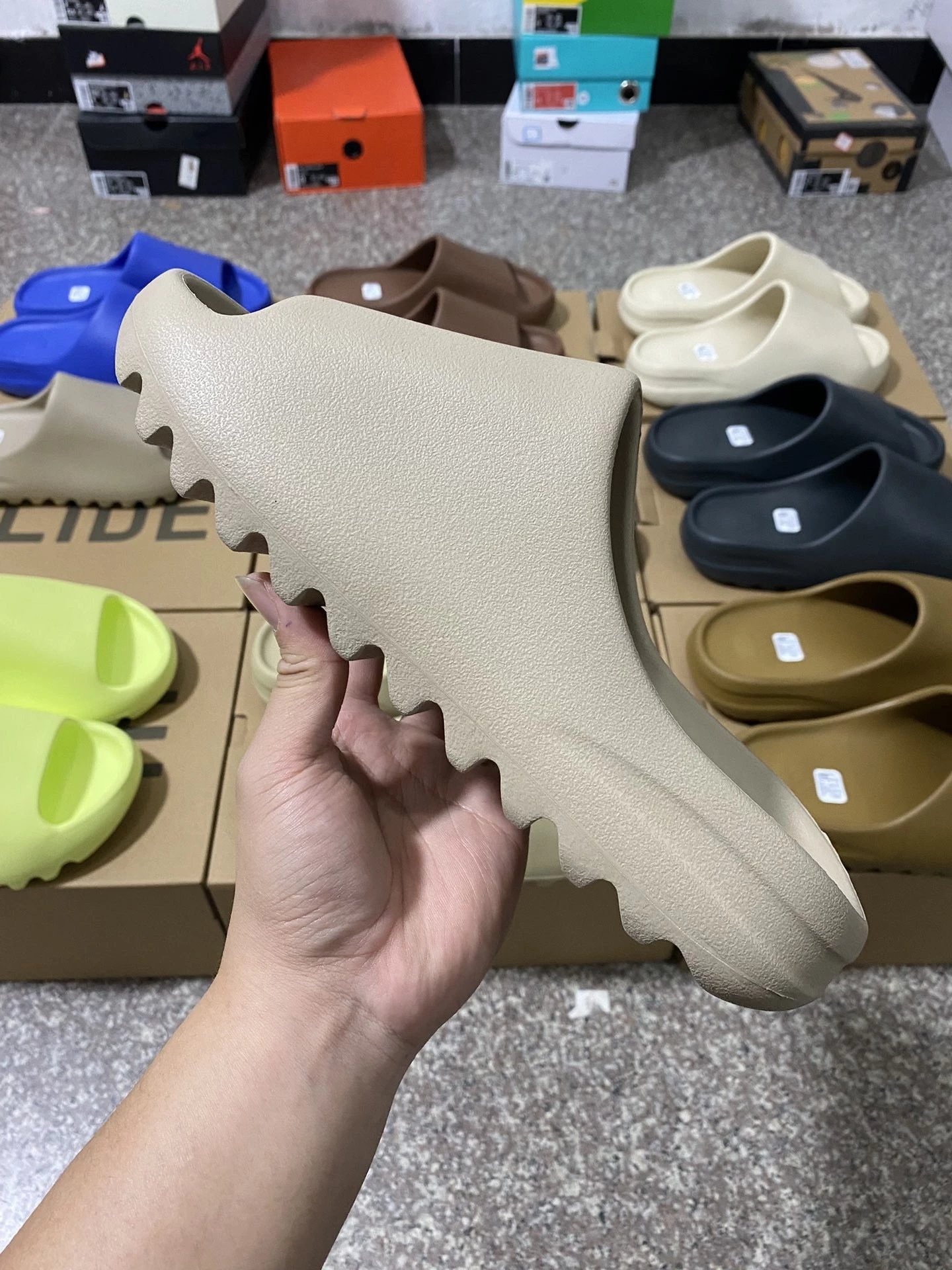 Adidas Yeezy Slide Beige photo 2