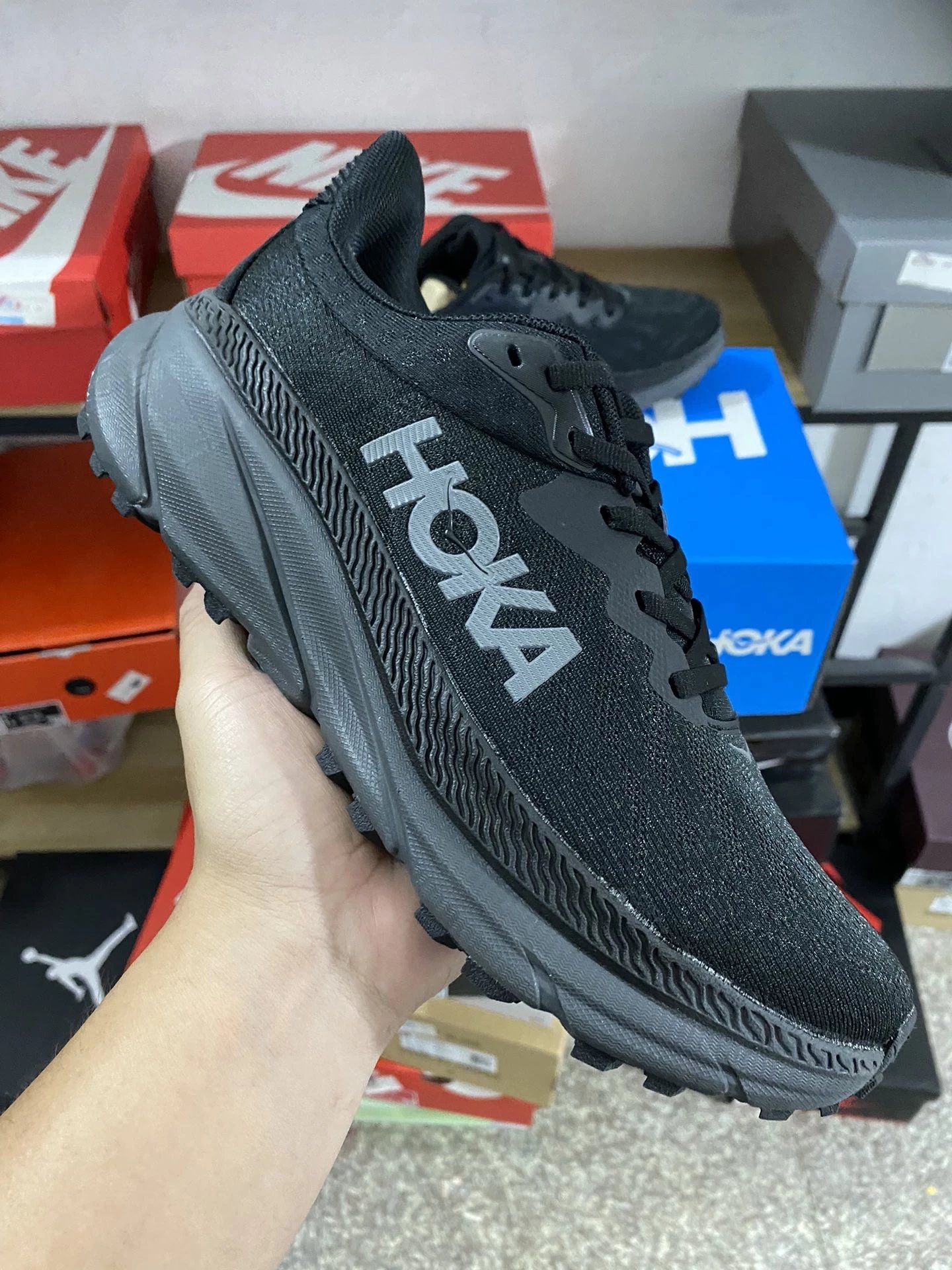 Hoka Black Gray
