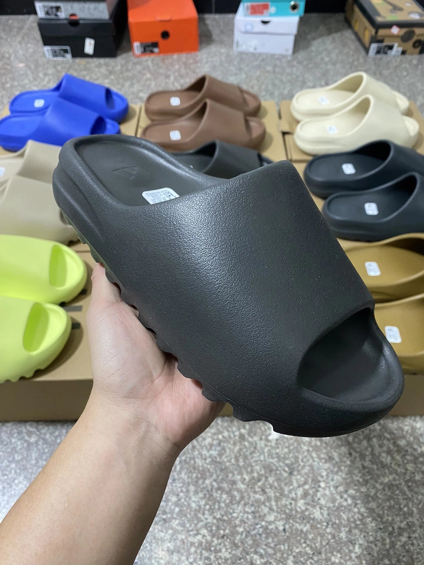 Adidas Yeezy Slipper Black