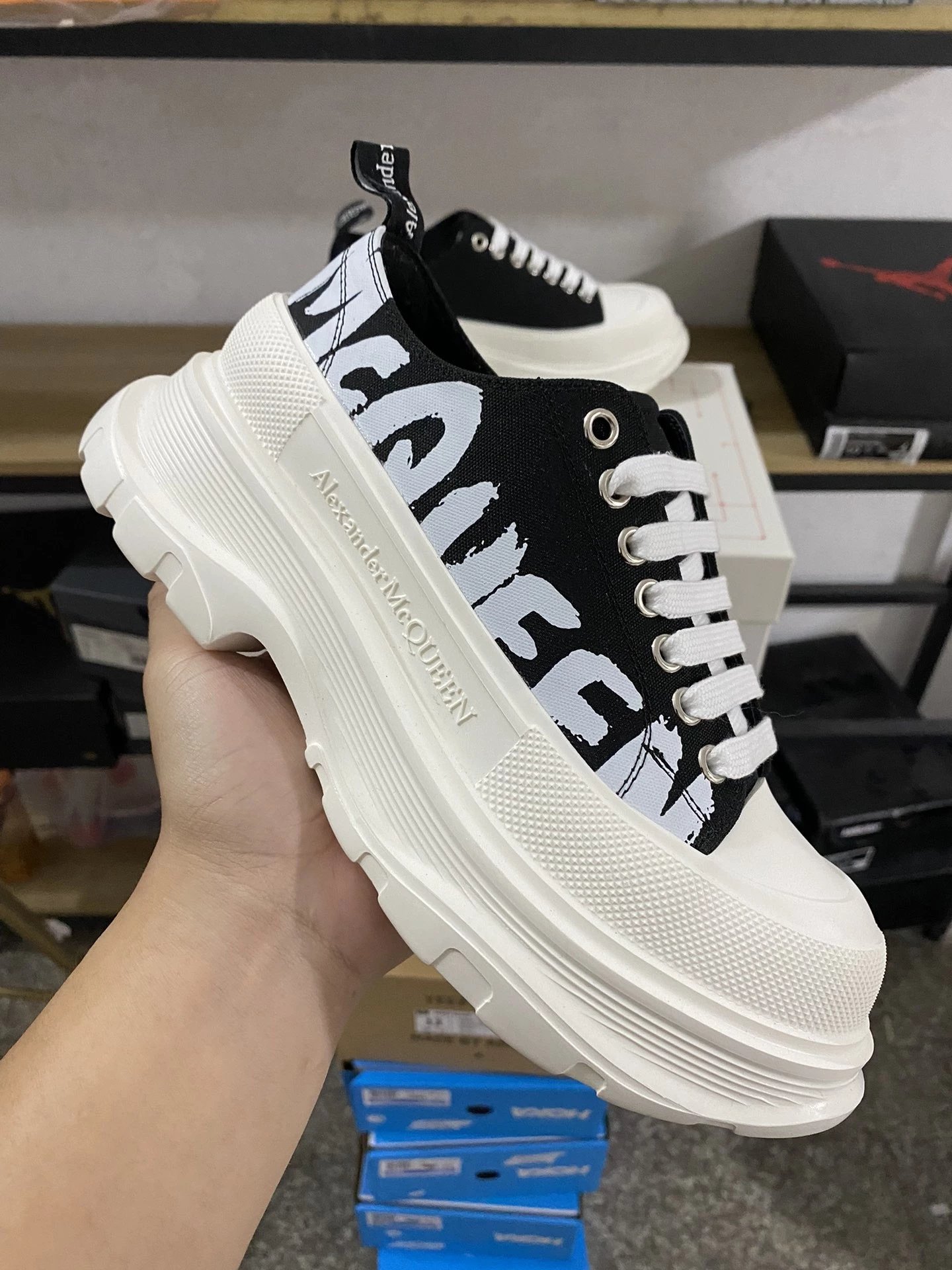 Alexander McQueen Mid Top Black White