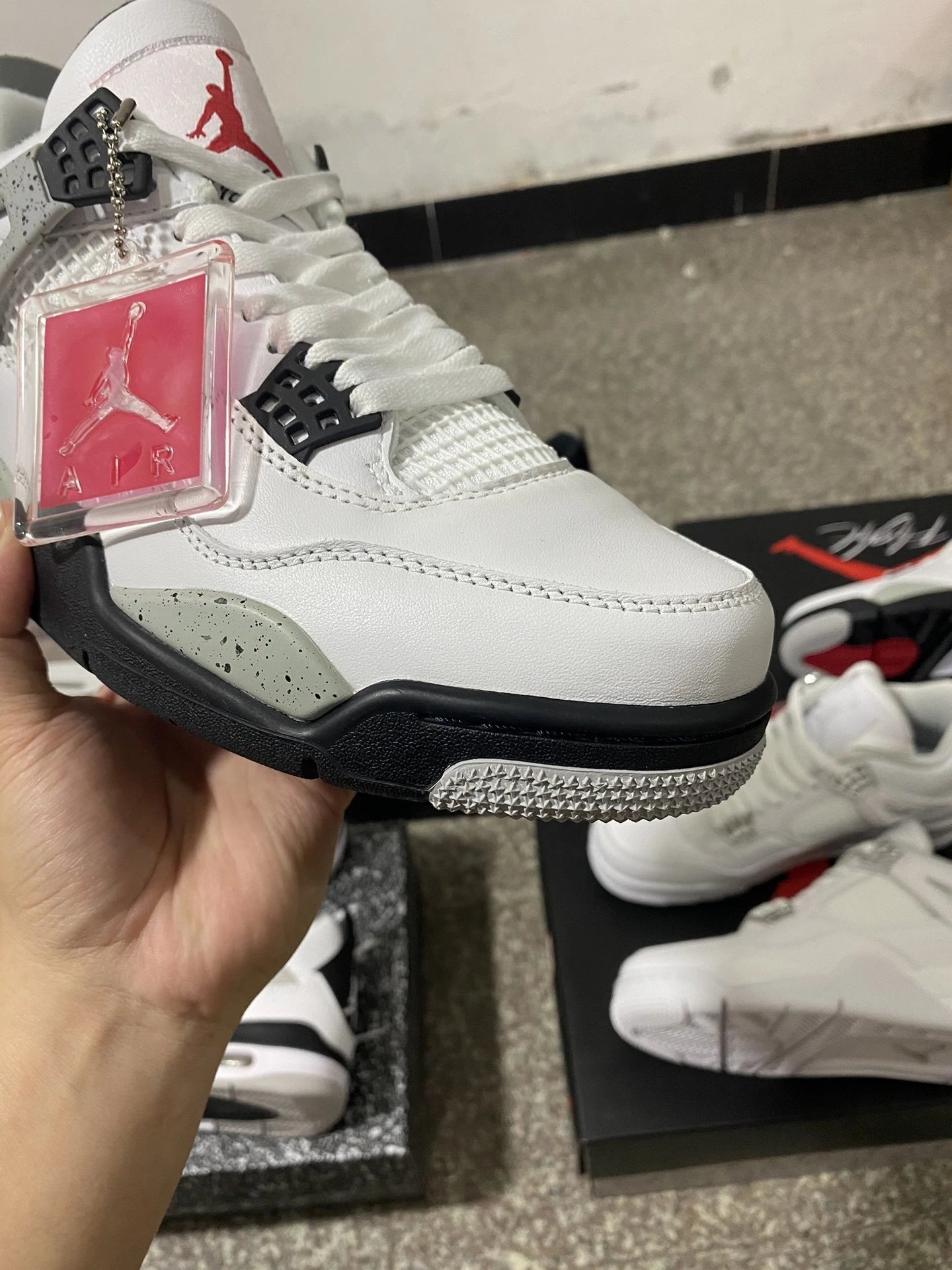Air Jordan 4 Retro OG White Cement photo 5