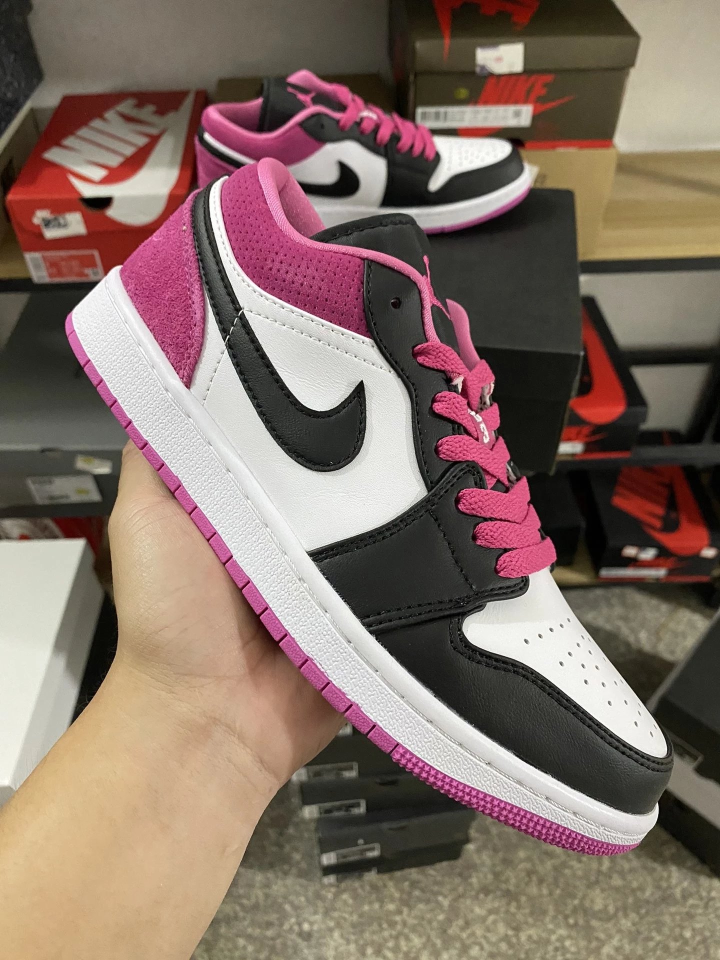 Air Jordan 1 Low Black and White Pink