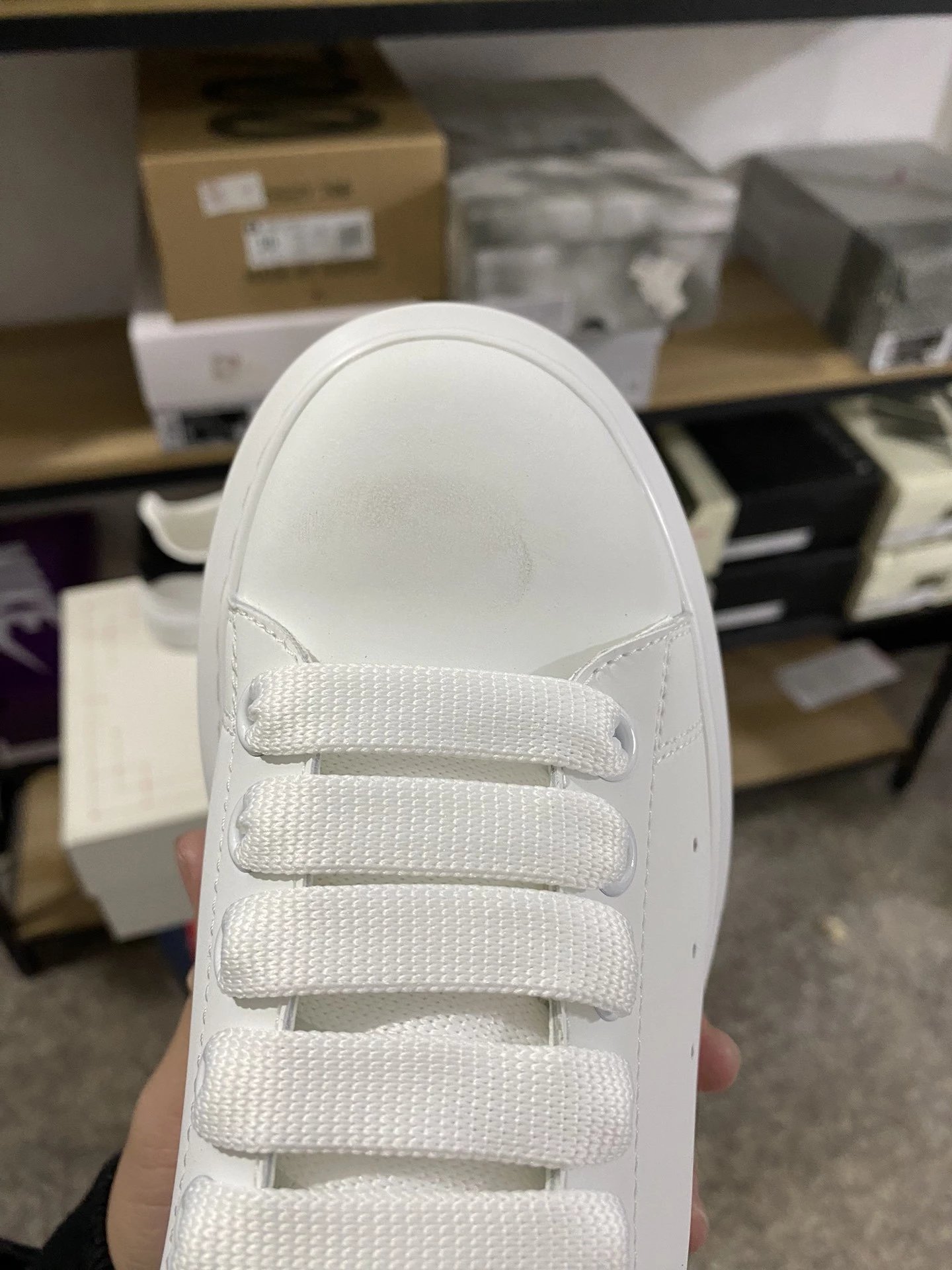 Alexander McQueen White Black Tail photo 5