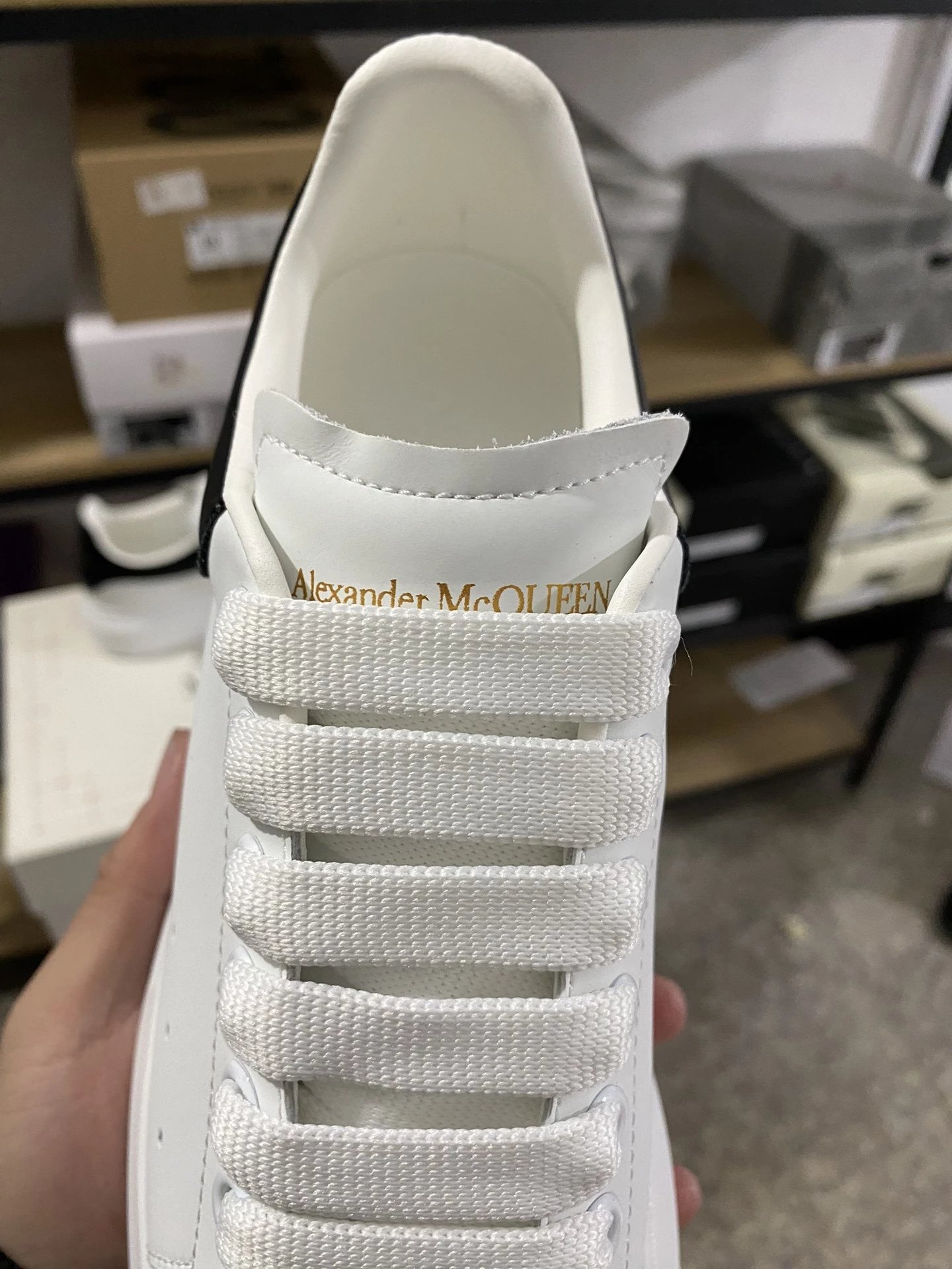 Alexander McQueen White Black Tail photo 6