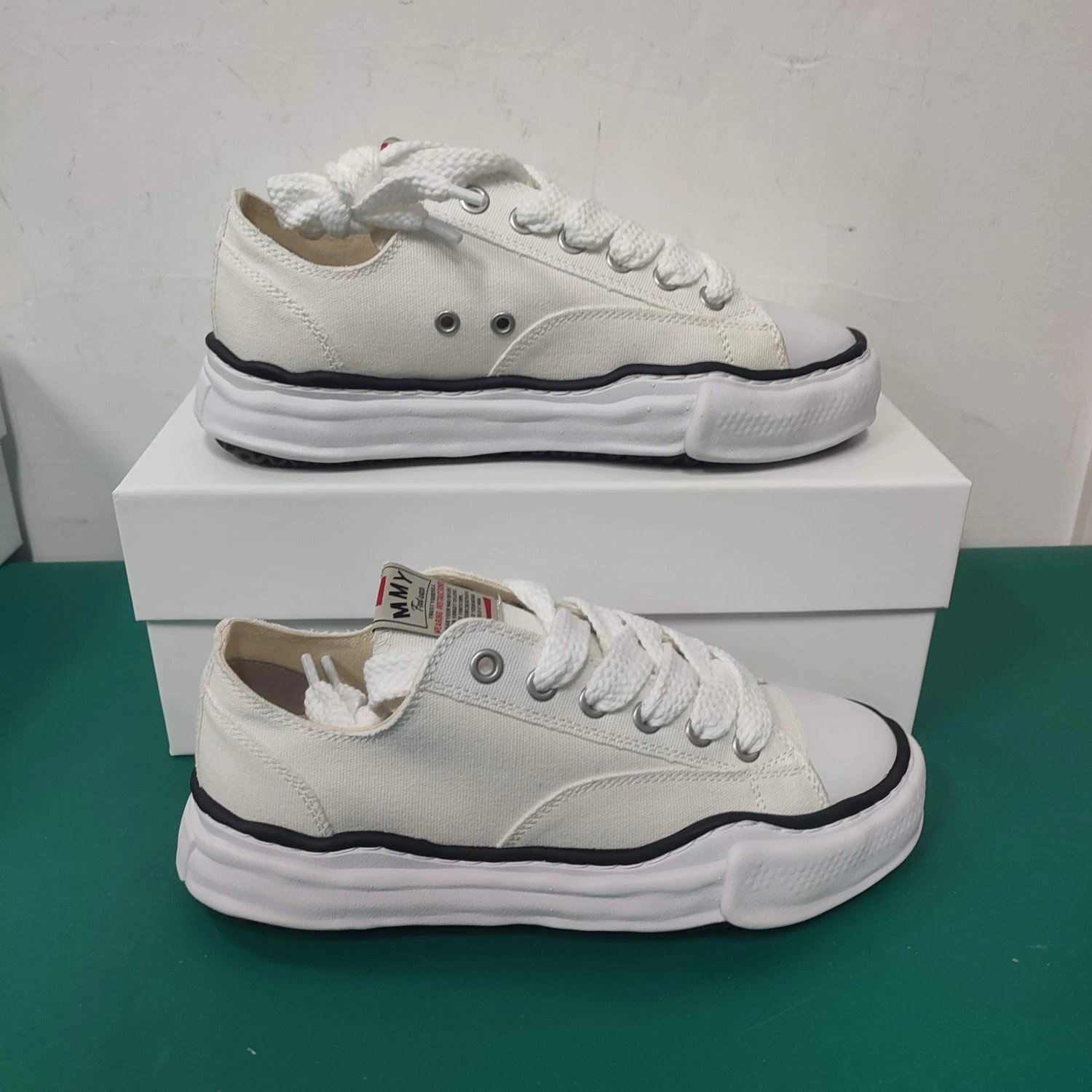 18 colour