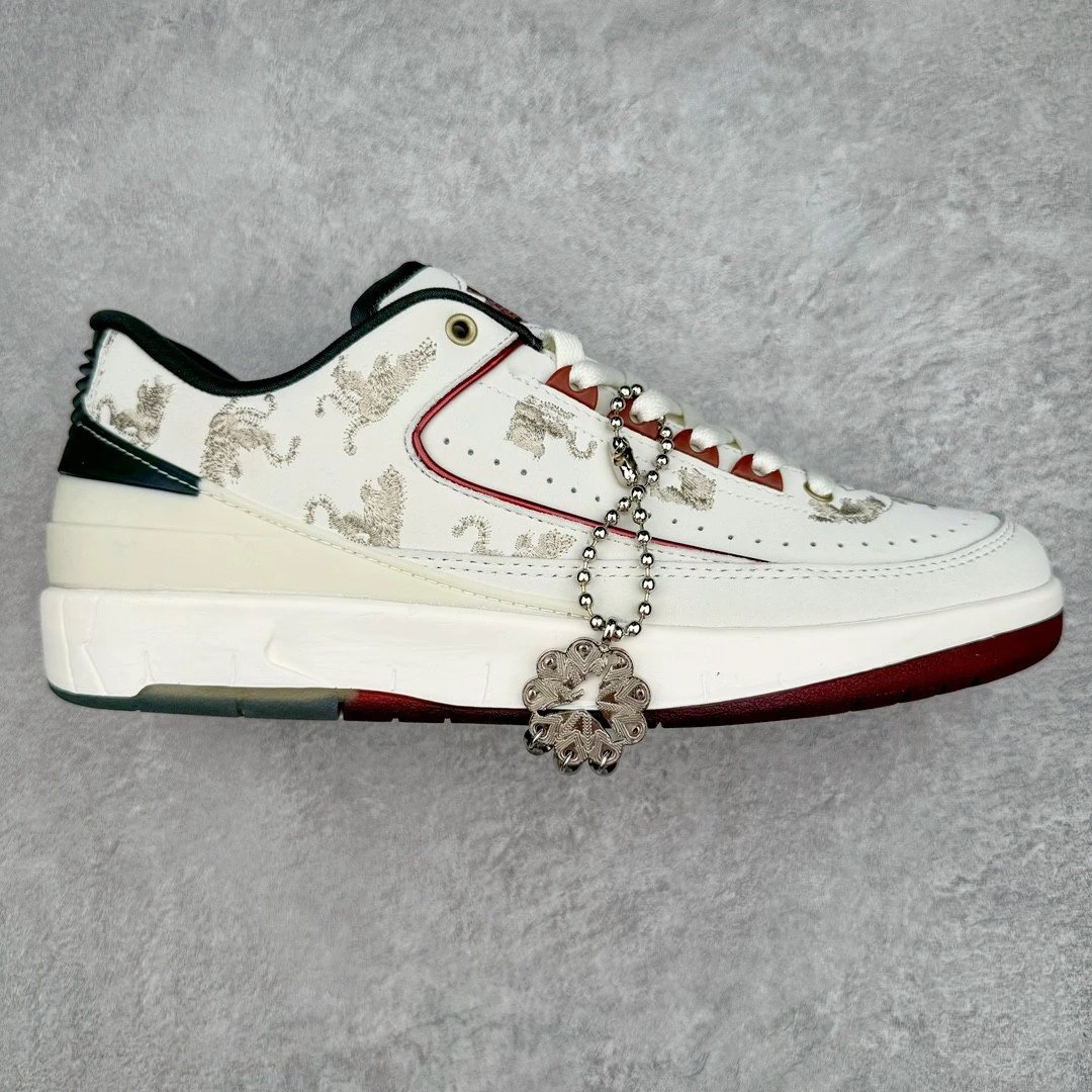 Unbranded Sneakers Low-Top Dragon-Print with Pendant Charm — White, black, and red