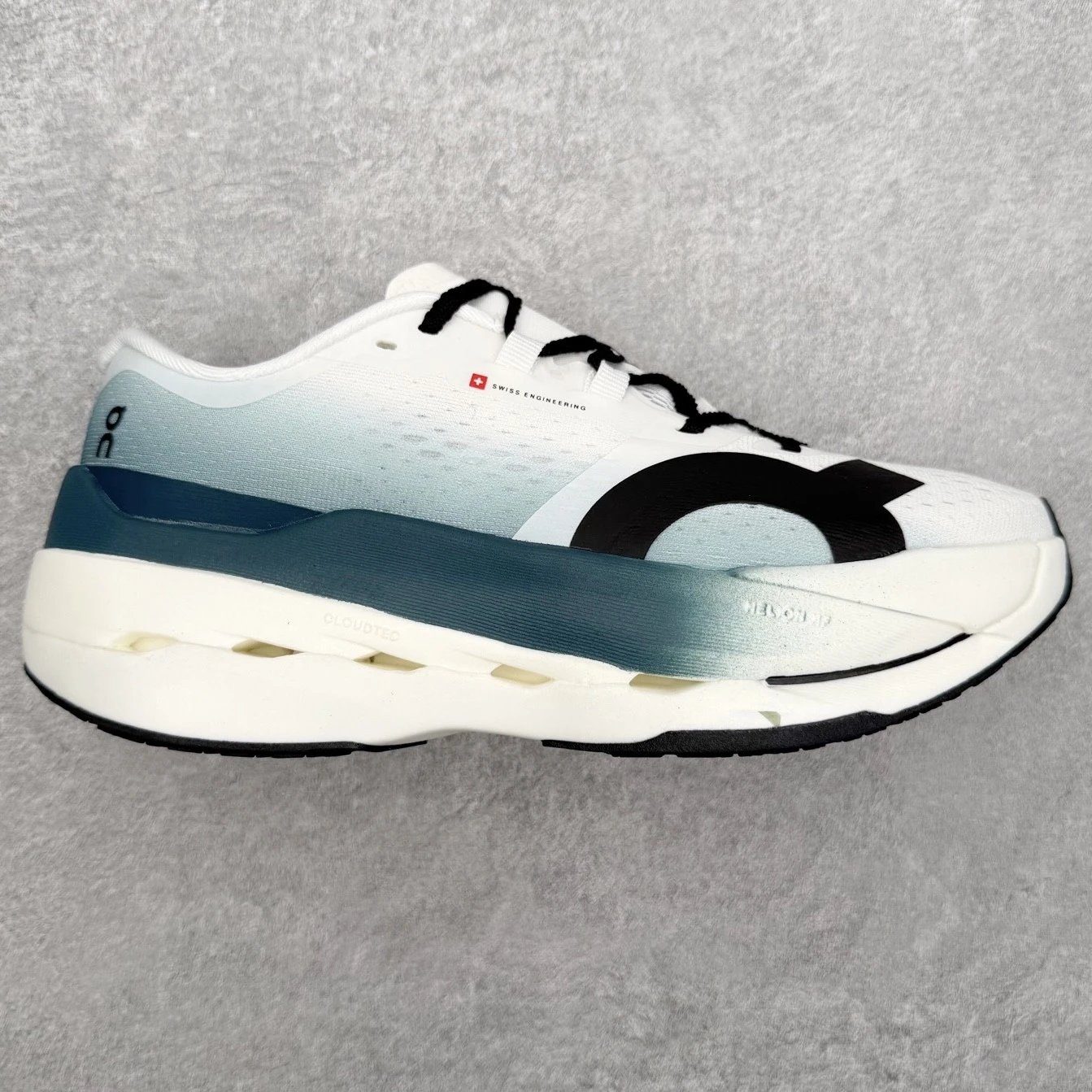 On Sneakers Cloudboom Max — Pale cyan