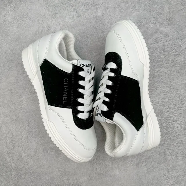 Chanel Sneakers Suede Panel Lace-Up product detail image 21