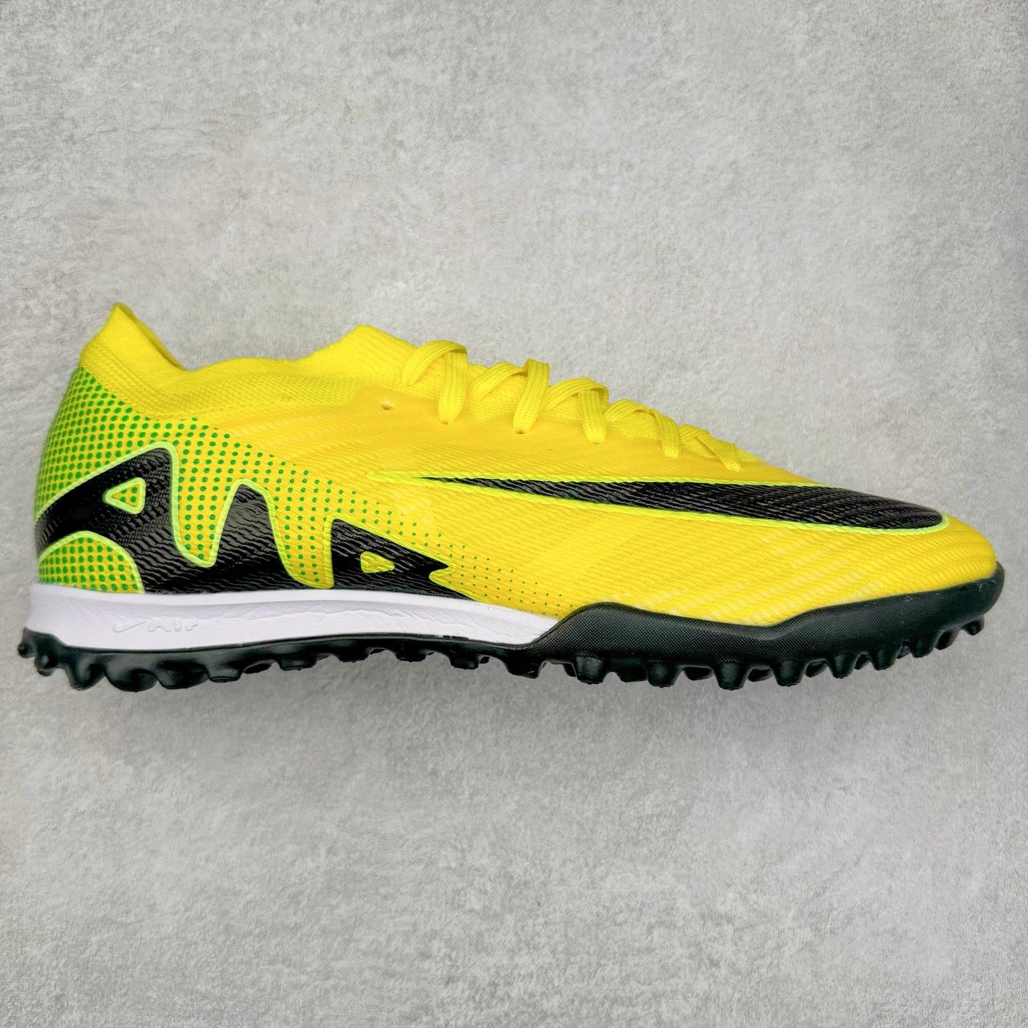 Nike Sneakers Football Turf Shoes — Black and yellow