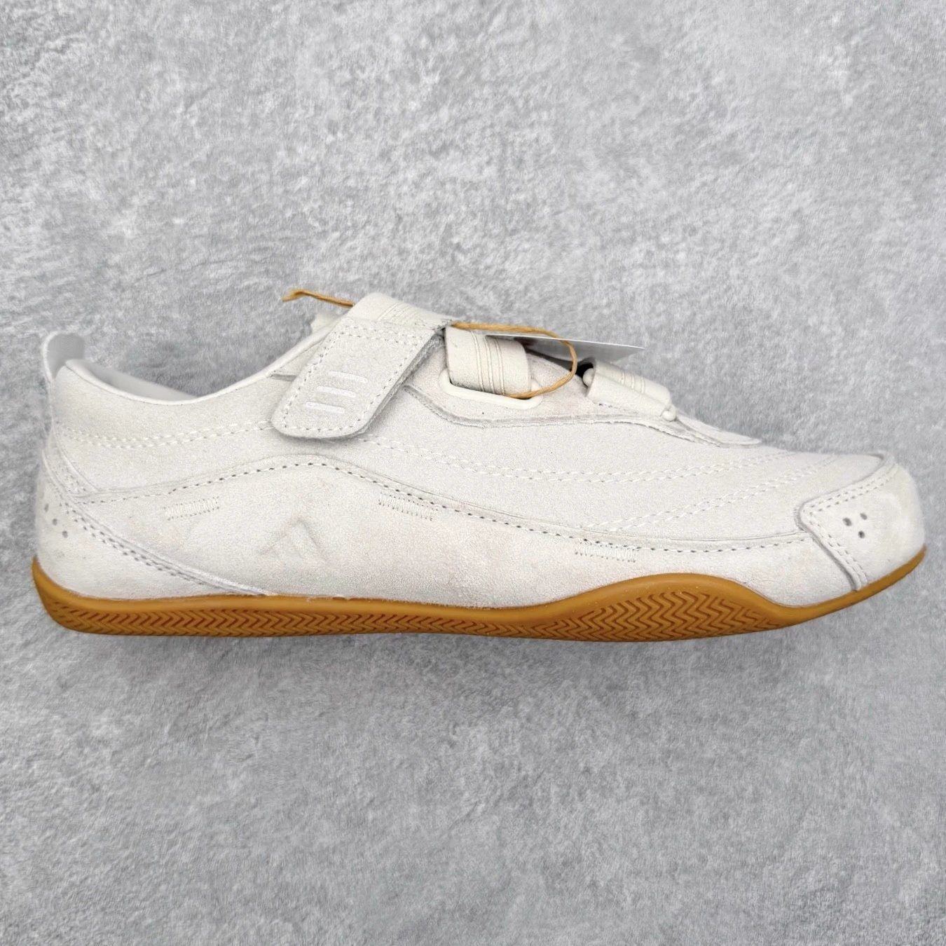 adidas Sneakers Low-Top Hook-and-Loop Suede — Beige