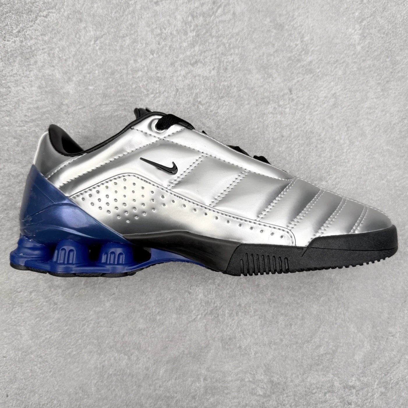 Nike Sneakers Low-top with column-cushioned heel — Silver
