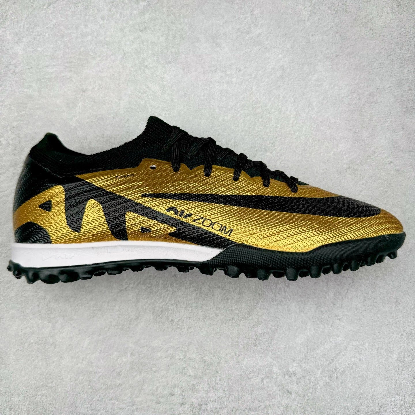 Nike Sneakers Football Turf Shoes — Black Gold